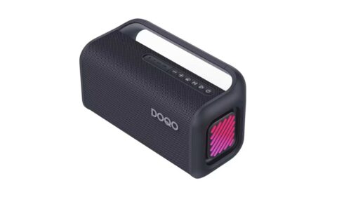 רמקול בלוטות DOQO Q60 - מבט מזווית עם תאורת LED