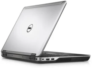 Dell Latitude E6540 מחודש - זווית אחורית