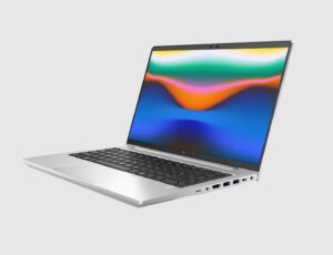 מחשב נייד מחודש HP EliteBook 840 G8 512GB פתוח בזווית