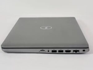 Dell Latitude 5510 - מבט אחורי סגור וחיבורים