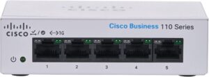 Cisco Business CBS110-5T-D - תקריב חזית עם לוגו Cisco Business 110 Series