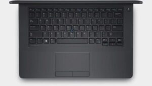 Dell Latitude E5480 - מבט עליון על המקלדת והמגע