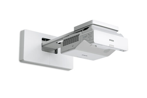 מקרן Epson EB-770Fi מותקן על קיר מבט נוסף