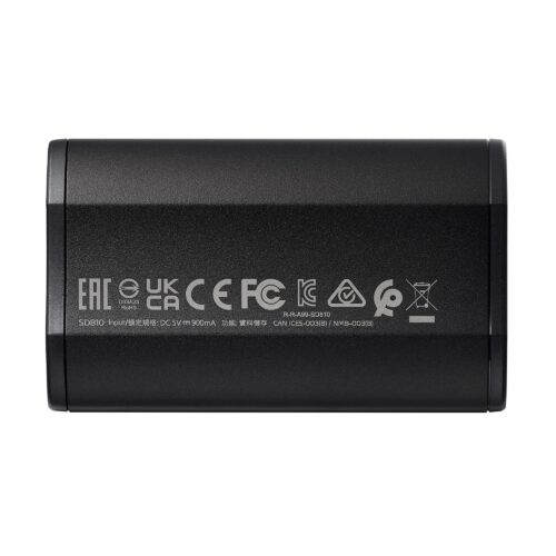 כונן SSD חיצוני ADATA SD810 4TB מבט מהצד האחורי עם תוי תקן