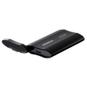 כונן SSD חיצוני ADATA SD810 4TB תקריב על יציאת USB-C