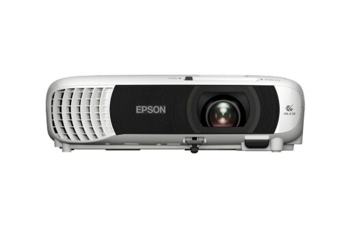 מקרן Epson EB-FH08 מבט קדמי ישר, רקע לבן