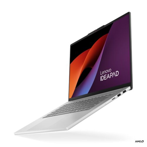 Lenovo IdeaPad Slim 5 15ARP10 - מבט מזווית פתוחה עם יציאות בצד