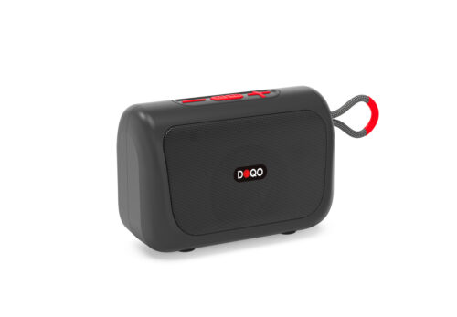 רמקול בלוטות' DOQO Q20 - מבט מזווית על רקע לבן