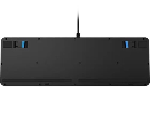 Lenovo Legion K310 RGB - מבט מהחלק התחתון עם רגליות גומי וכבל