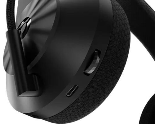 אוזניות גיימינג אלחוטיות Lenovo Legion H600 - תקריב יציאת USB-C ובקר עוצמה