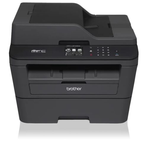 Brother MFC-L2740DW - מבט קדמי, תווית דגם קריאה על צג ה-LCD (מקור: Brother רשמי)
