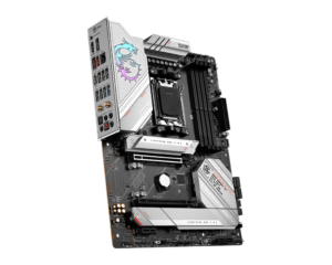 לוח אם MSI MPG B650 EDGE WIFI - תצוגה מזווית עם פאנל חיבורים