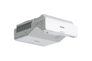 Epson EB-770F - מבט מזווית