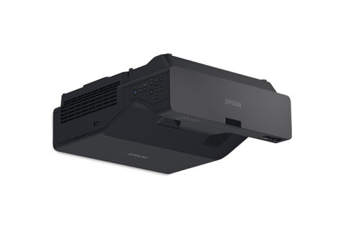 מקרן Epson EB-775F מבט מזווית עם רגלי עמידה